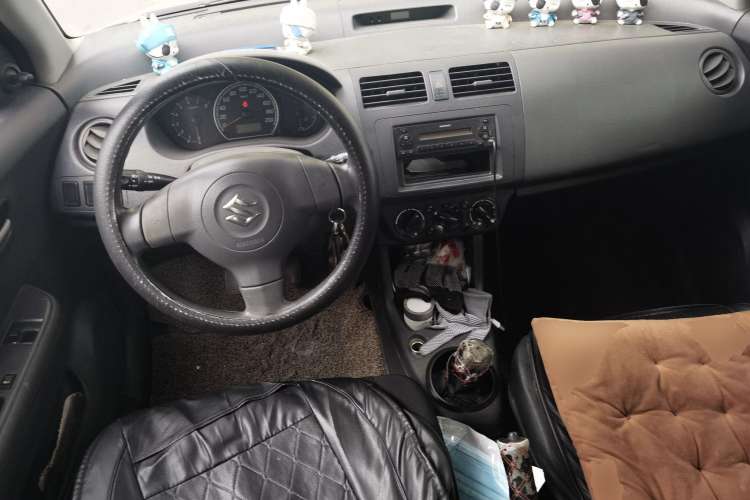 Used Suzuki Swift 2009 1.3L Manual Value Edition Center Console