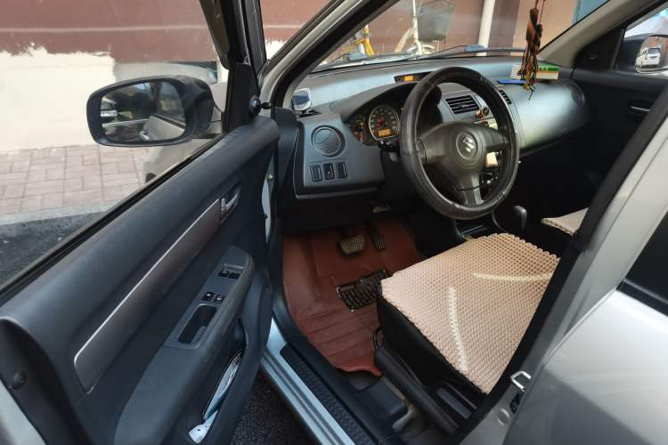 Used Suzuki Swift 2009 1.3L Automatic Value Edition Driver Seat