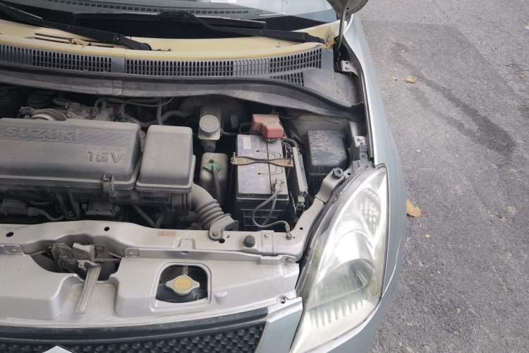 Used Suzuki Swift 2009 1.3L Manual Value Edition Engine Bay Left