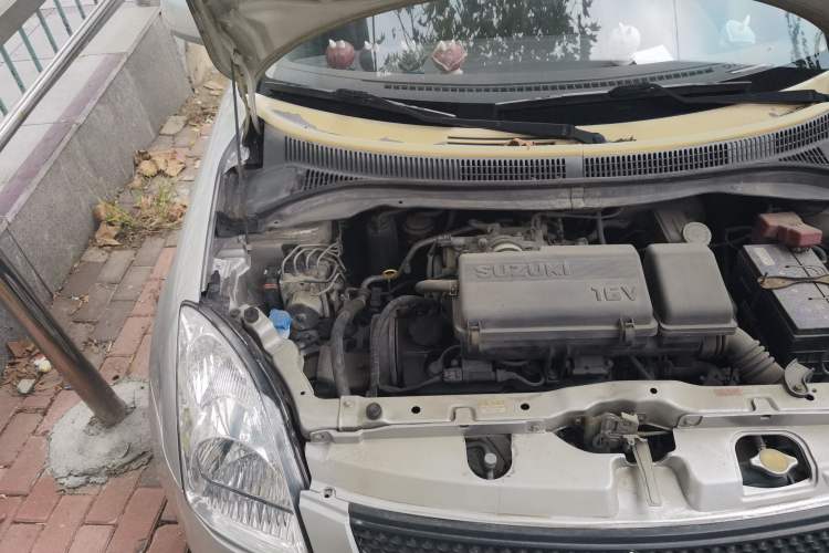 Used Suzuki Swift 2009 1.3L Manual Value Edition Engine Bay Right