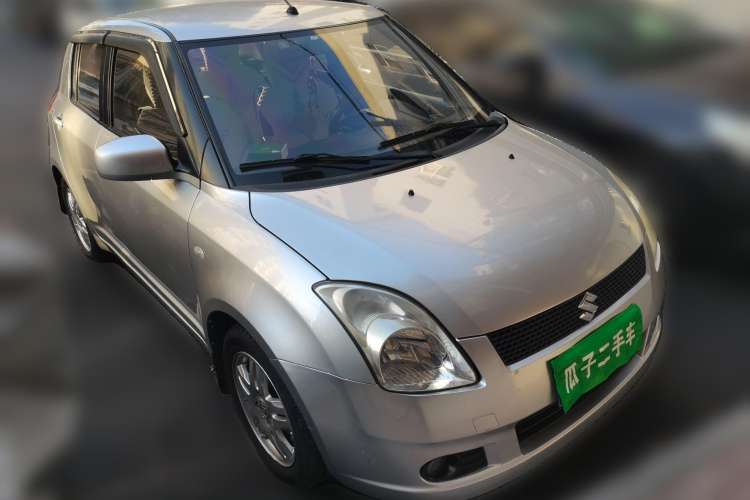 Used Suzuki Swift 2009 1.3L Automatic Value Edition Front Right 45 Deg