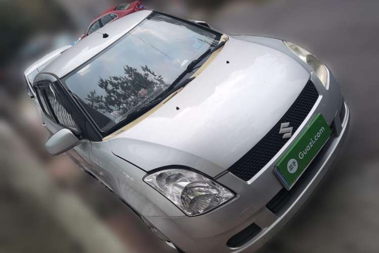 Used Suzuki Swift 2009 1.3L Manual Value Edition Front Right 45 Deg