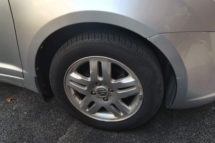 Used Suzuki Swift 2009 1.3L Automatic Value Edition Right Front Wheel Hub