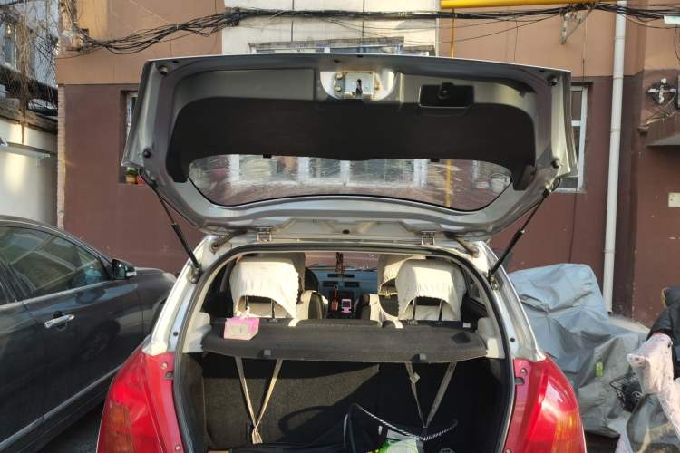 Used Suzuki Swift 2009 1.3L Automatic Value Edition Trunk