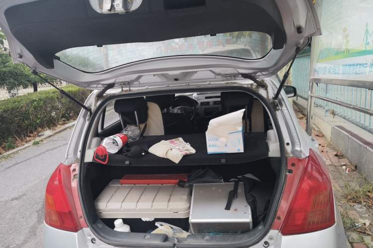 Used Suzuki Swift 2009 1.3L Manual Value Edition Trunk