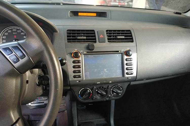 Used Suzuki Swift 2010 1.5L Automatic Champion Limited Edition Audio And AC Panel