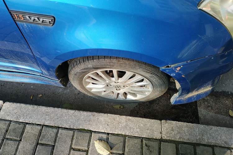 Used Suzuki Swift 2010 1.5L Automatic Champion Limited Edition Right Front Wheel Hub