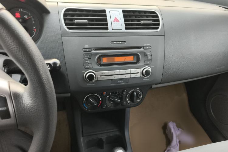 Used Suzuki Swift 2011 1.5L Automatic Sport Edition Audio And AC Panel