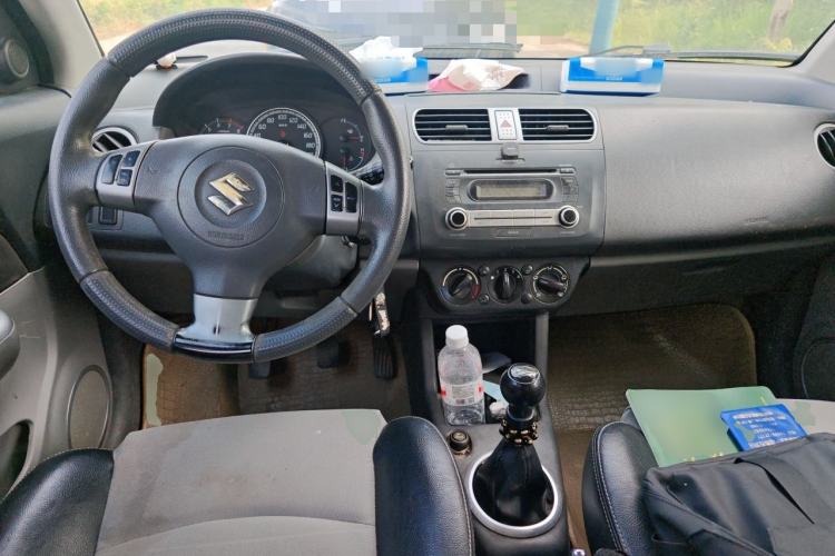 Used Suzuki Swift 2011 1.5L Manual Sport Edition Center Console