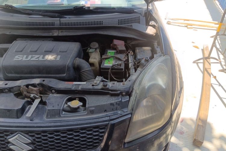 Used Suzuki Swift 2011 1.5L Manual Fashion Edition Engine Bay Left