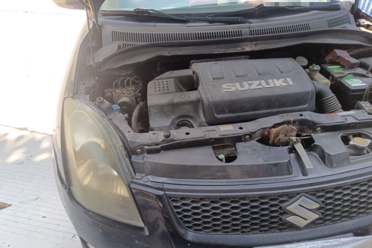 Used Suzuki Swift 2011 1.5L Manual Fashion Edition Engine Bay Right