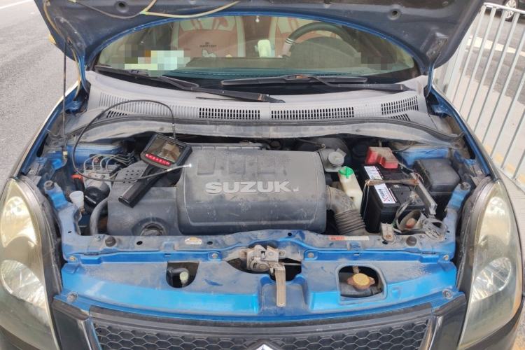 Used Suzuki Swift 2011 1.5L Automatic Fashion Edition Engine Bay