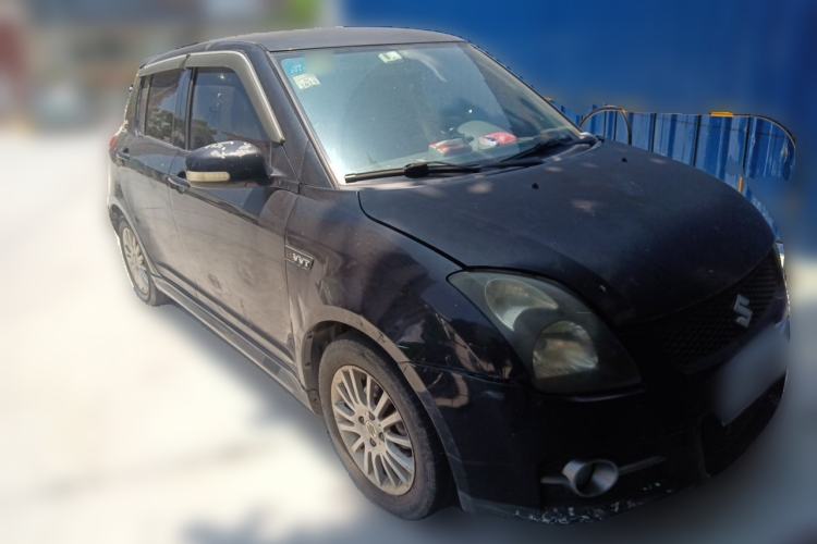 Used Suzuki Swift 2011 1.5L Manual Fashion Edition Front Right 45 Deg