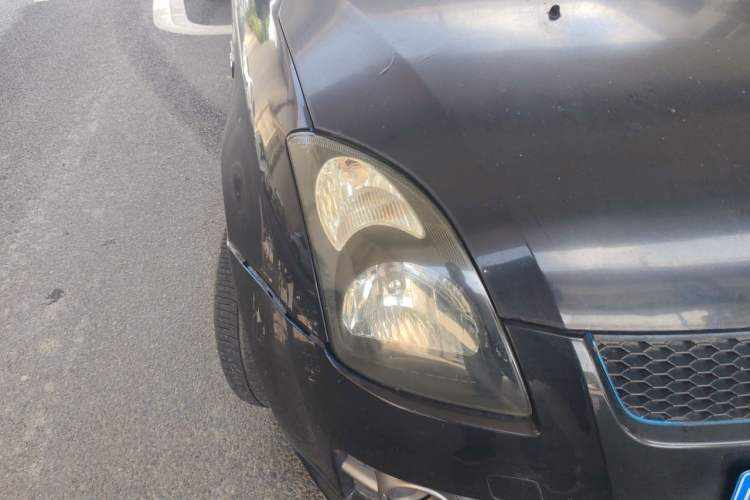 Used Suzuki Swift 2011 1.5L Automatic Fashion Edition Right Front Headlight