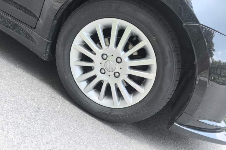 Used Suzuki Swift 2011 1.5L Automatic Sport Edition Right Front Wheel Hub