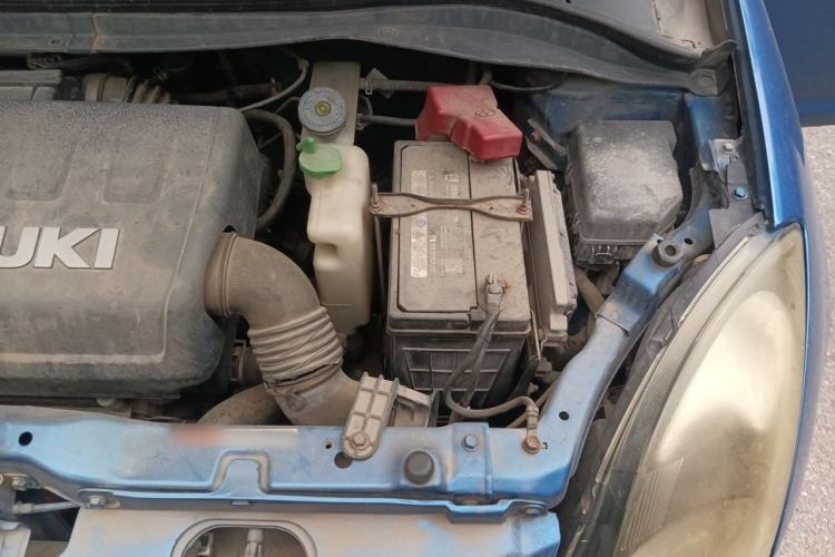 Used Suzuki Swift 2011 1.5L Manual Fashion Edition Engine Bay Left