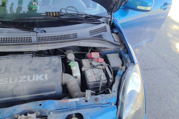 Used Suzuki Swift 2011 1.5L Manual Fashion Edition Engine Bay Left