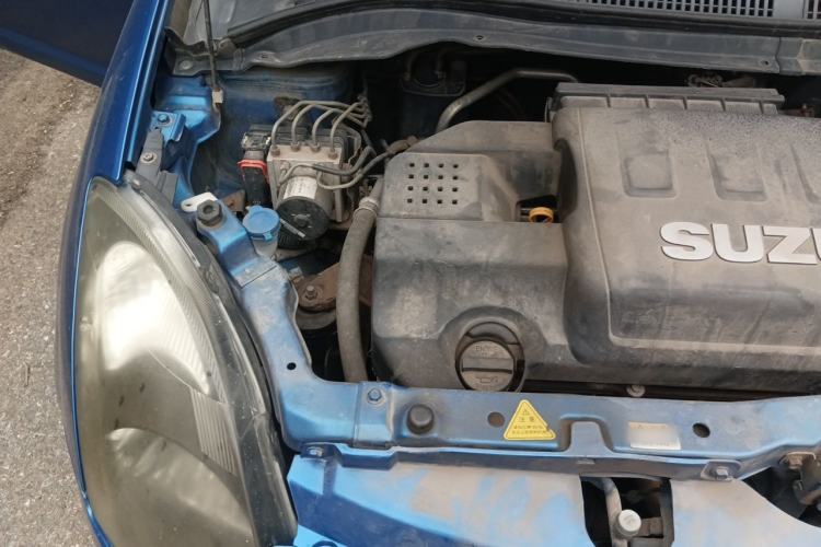 Used Suzuki Swift 2011 1.5L Manual Fashion Edition Engine Bay Right