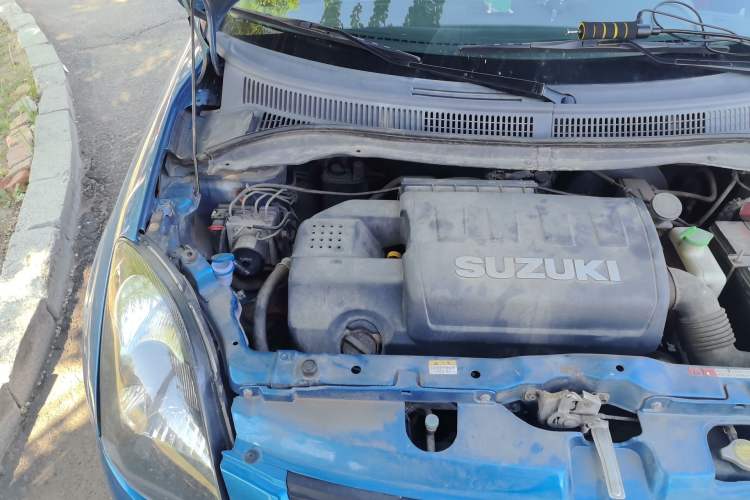 Used Suzuki Swift 2011 1.5L Manual Fashion Edition Engine Bay Right