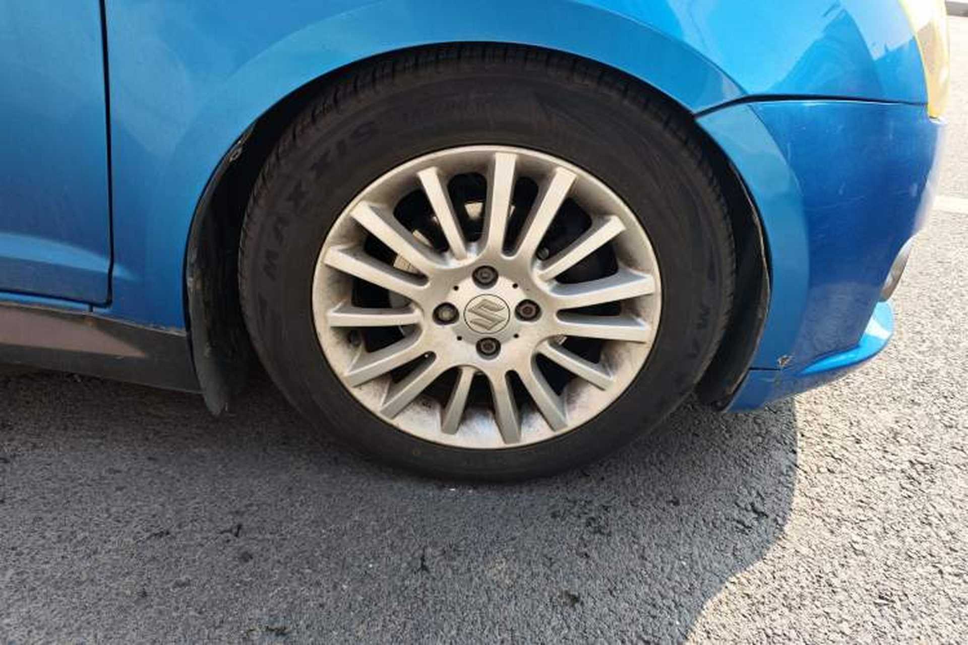 Used Suzuki Swift 2011 1.5L Manual Fashion Edition Right Front Wheel Hub