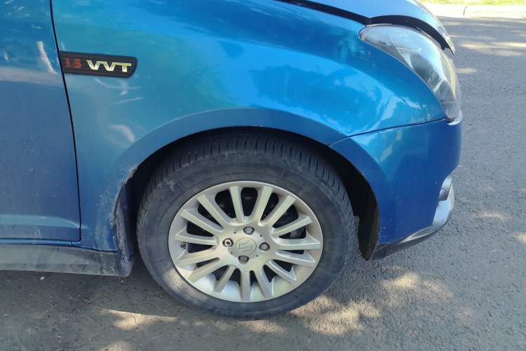 Used Suzuki Swift 2011 1.5L Manual Fashion Edition Right Front Wheel Hub