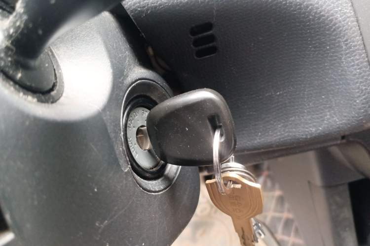 Used Suzuki Swift 2011 1.5L Manual Fashion Edition Vehicle Key