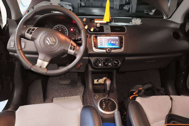 Used Suzuki Swift 2011 1.5L Automatic Fashion Edition Center Console