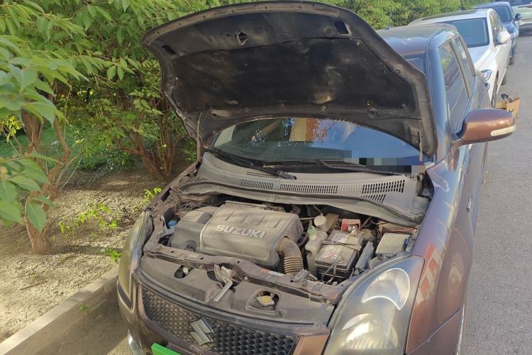 Used Suzuki Swift 2011 1.5L Manual Fashion Edition Engine Bay