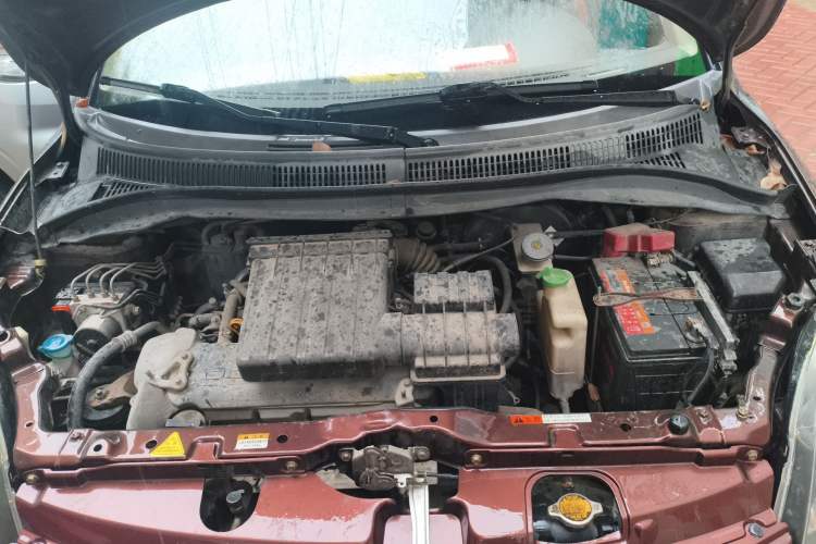 Used Suzuki Swift 2011 1.5L Manual Fashion Edition Engine Bay
