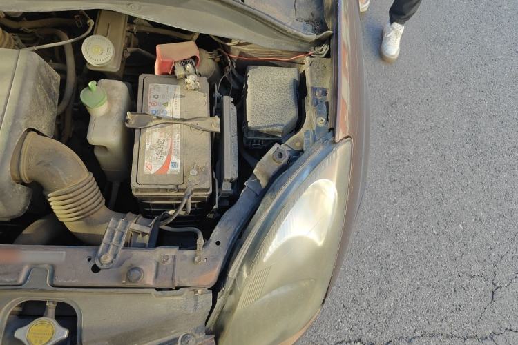 Used Suzuki Swift 2011 1.5L Manual Fashion Edition Engine Bay Left