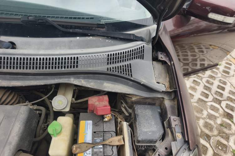 Used Suzuki Swift 2011 1.5L Manual Sport Edition Engine Bay Left