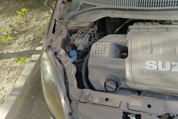 Used Suzuki Swift 2011 1.5L Manual Fashion Edition Engine Bay Right