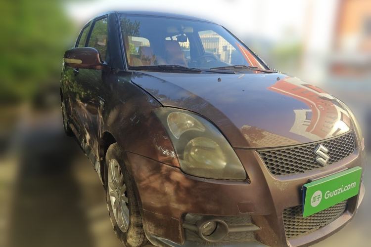Used Suzuki Swift 2011 1.5L Manual Fashion Edition Front Right 45 Deg