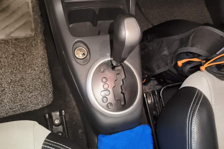 Used Suzuki Swift 2011 1.5L Automatic Fashion Edition Gear Lever