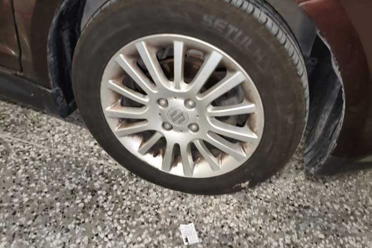 Used Suzuki Swift 2011 1.5L Manual Fashion Edition Right Front Wheel Hub