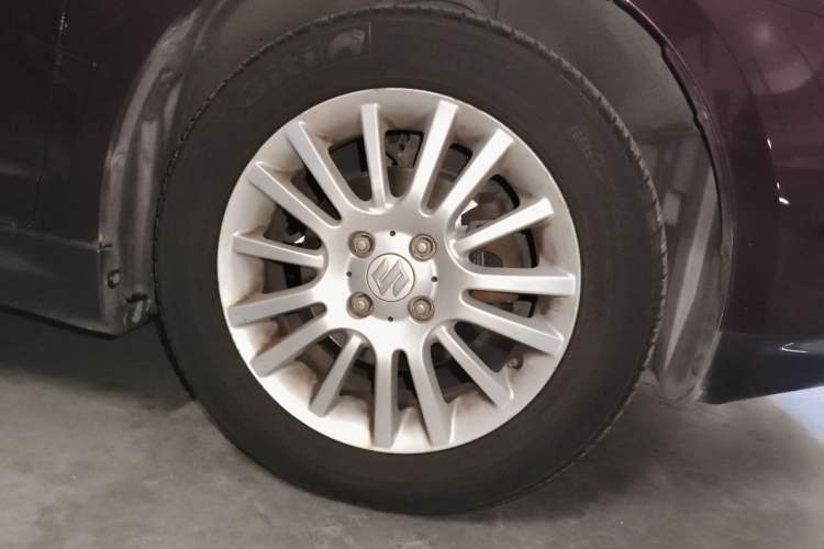 Used Suzuki Swift 2011 1.5L Automatic Fashion Edition Right Front Wheel Hub