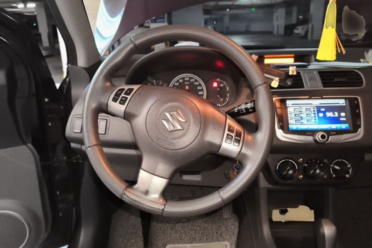 Used Suzuki Swift 2011 1.5L Automatic Fashion Edition Steering Wheel
