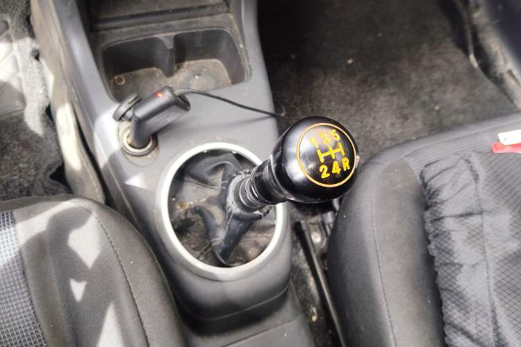 Used Suzuki Swift 2011 1.5L Manual Fashion Edition Gear Lever
