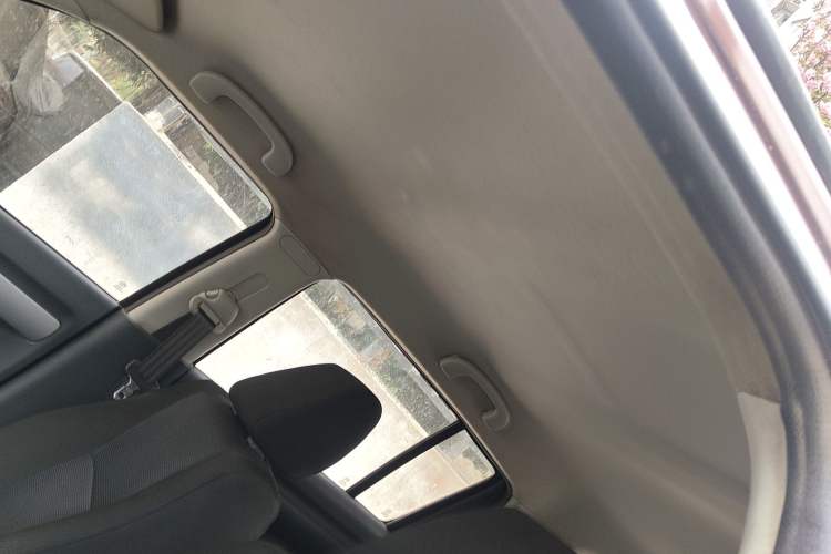 Used Suzuki Swift 2011 1.5L Manual Fashion Edition Headliner