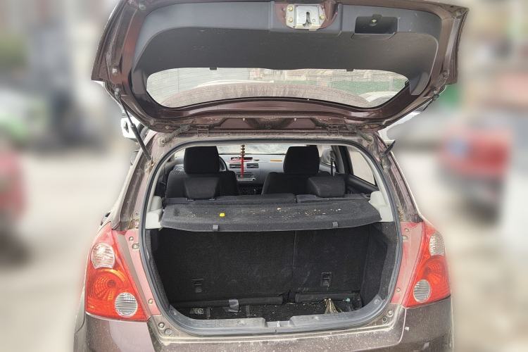 Used Suzuki Swift 2011 1.5L Manual Fashion Edition Trunk