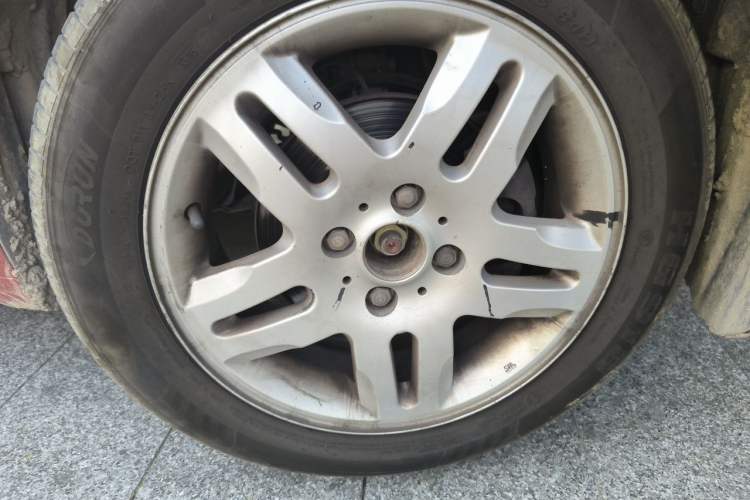 Used Suzuki Swift 2011 1.3L Automatic Fashion Edition Right Front Wheel Hub