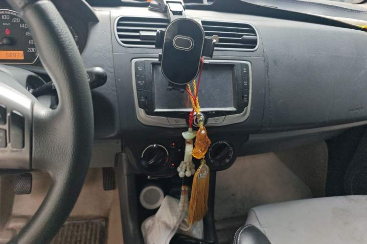 Used Suzuki Swift 2011 1.5L Manual Fashion Edition Audio And AC Panel