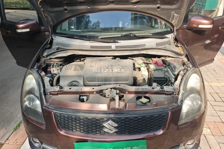 Used Suzuki Swift 2011 1.5L Manual Fashion Edition Engine Bay