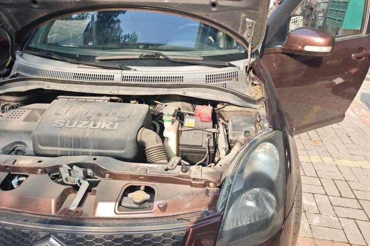 Used Suzuki Swift 2011 1.5L Manual Fashion Edition Engine Bay Left