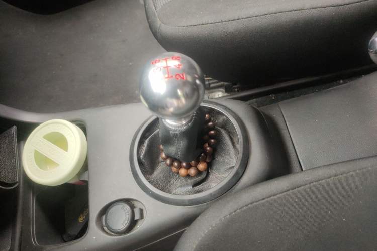 Used Suzuki Swift 2011 1.5L Manual Fashion Edition Gear Lever