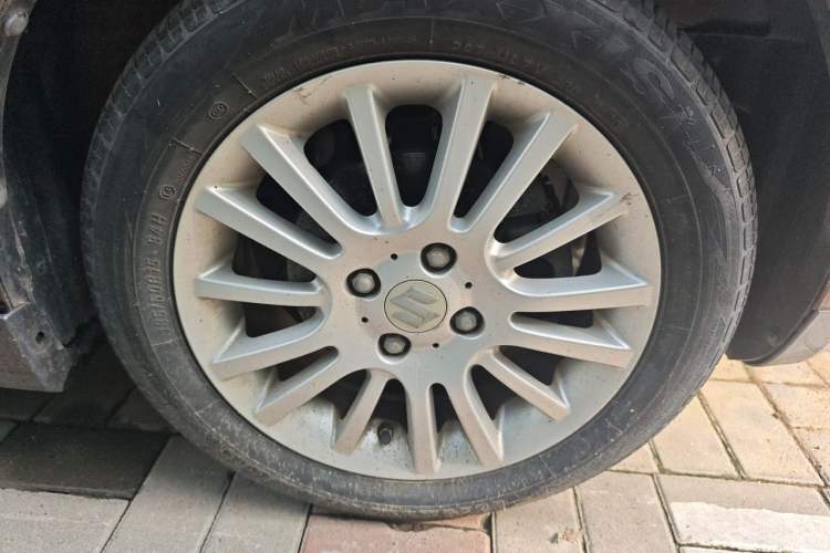 Used Suzuki Swift 2011 1.5L Manual Fashion Edition Right Front Wheel Hub
