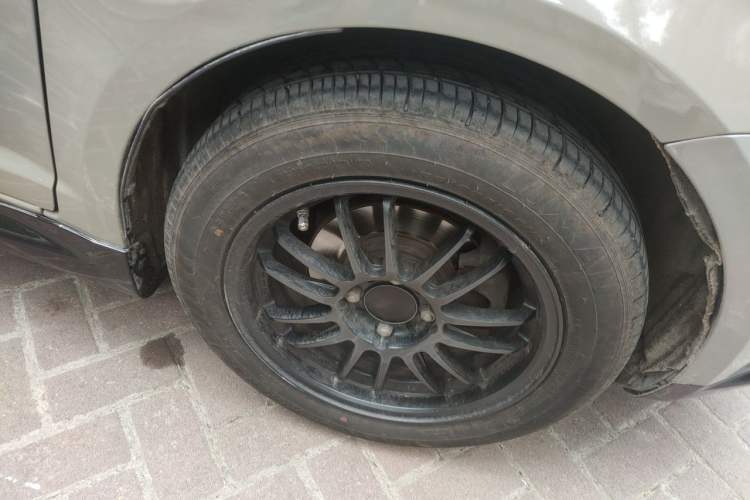 Used Suzuki Swift 2011 1.5L Manual Fashion Edition Right Front Wheel Hub