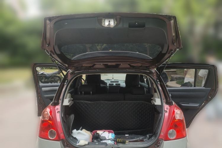 Used Suzuki Swift 2011 1.5L Manual Fashion Edition Trunk