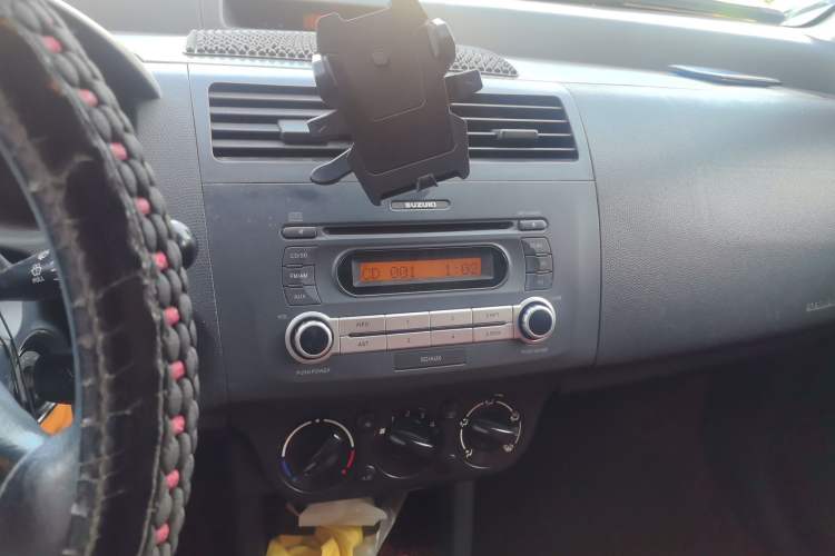 Used Suzuki Swift 2011 1.5L Manual Fashion Edition Audio And AC Panel