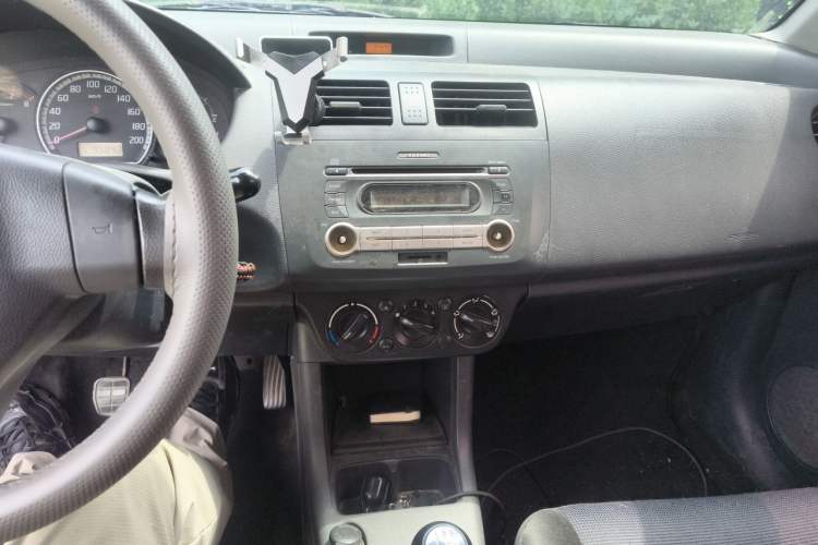 Used Suzuki Swift 2011 1.3L Manual Value Edition Audio And AC Panel
